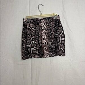 SHEIN Black and White Snake Print Mini Skirt